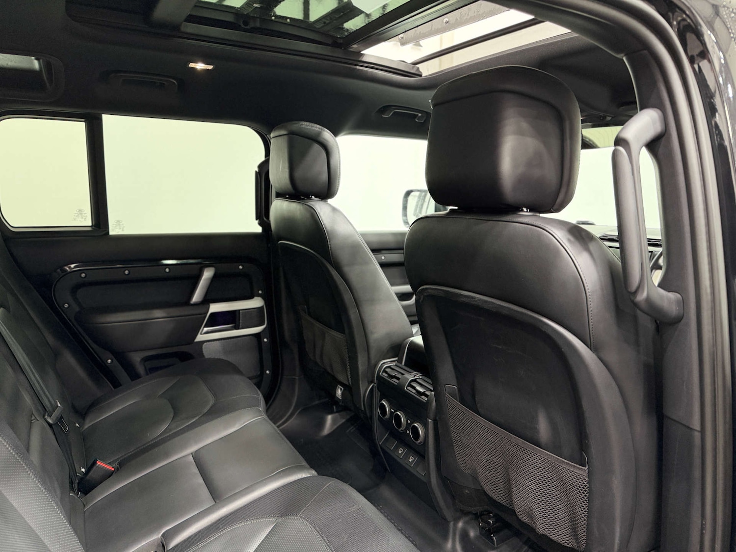 Used Land Rover Defender 2022 for sale - 76830078: Photo 25