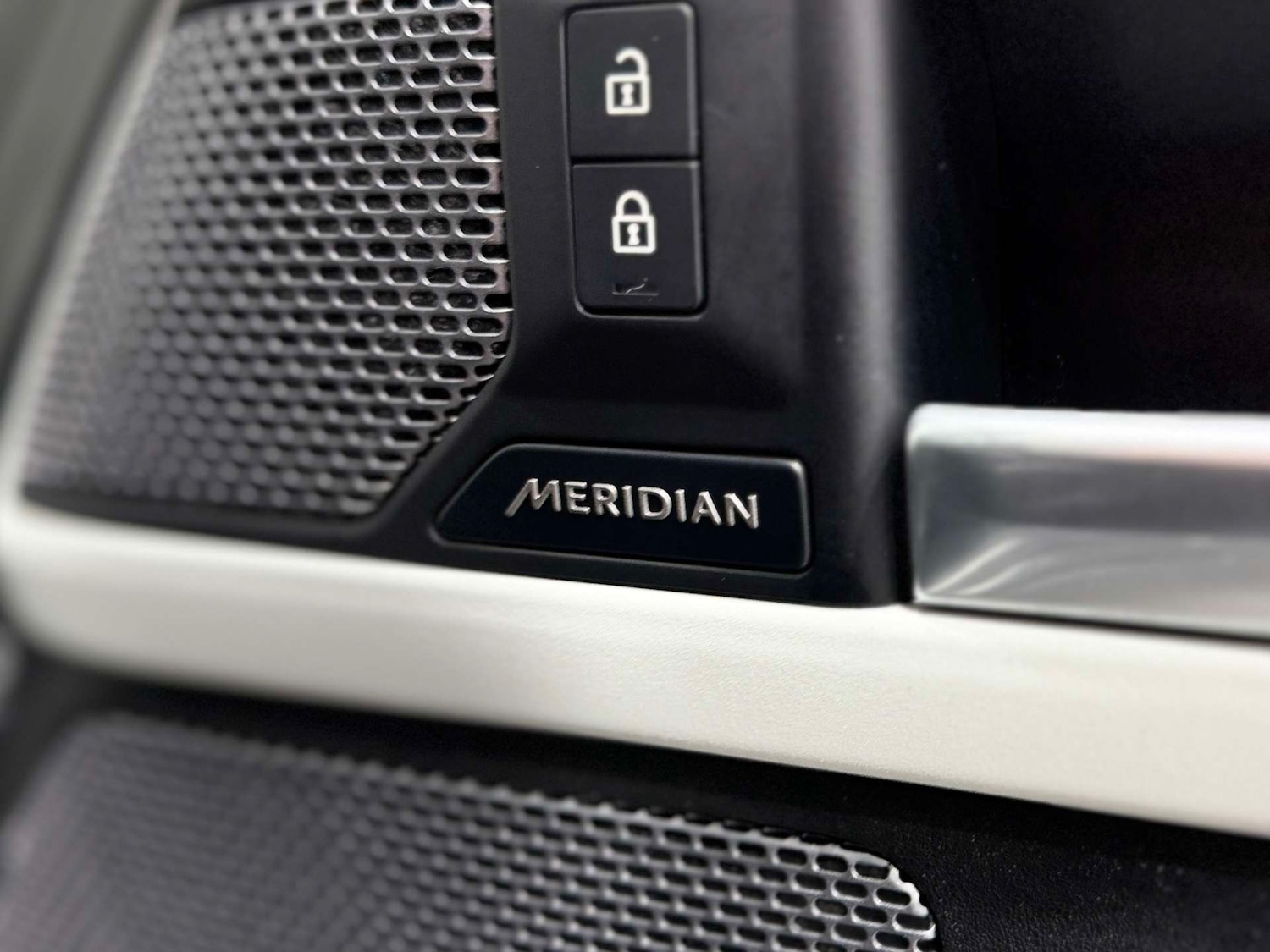 Used Land Rover Defender 2022 for sale - 76830078: Photo 38