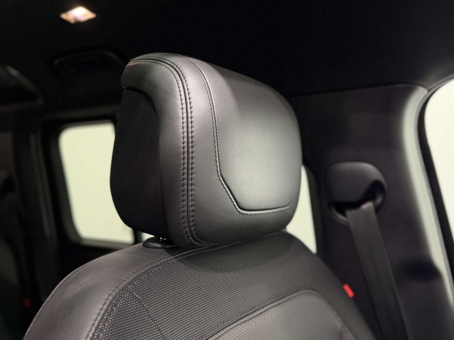 Used Land Rover Defender 2022 for sale - 76830078: Photo 41