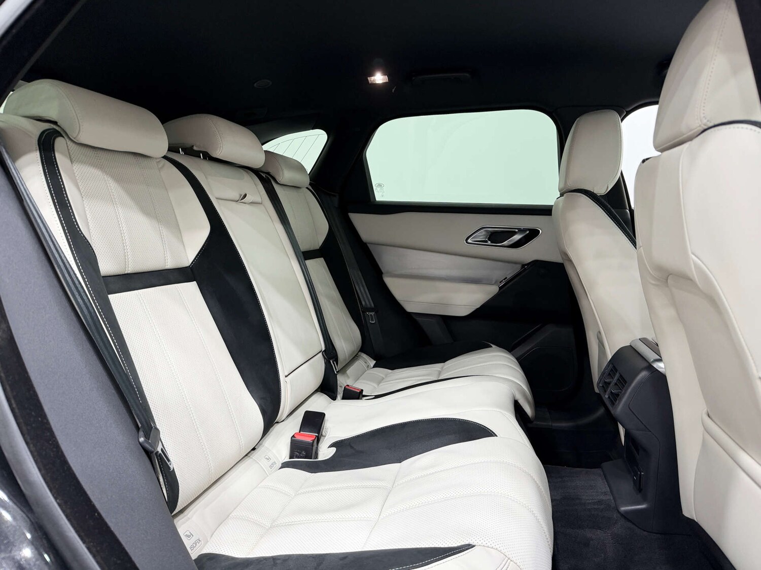 Used Land Rover Range Rover Velar 2022 for sale - 77833906: Photo 15