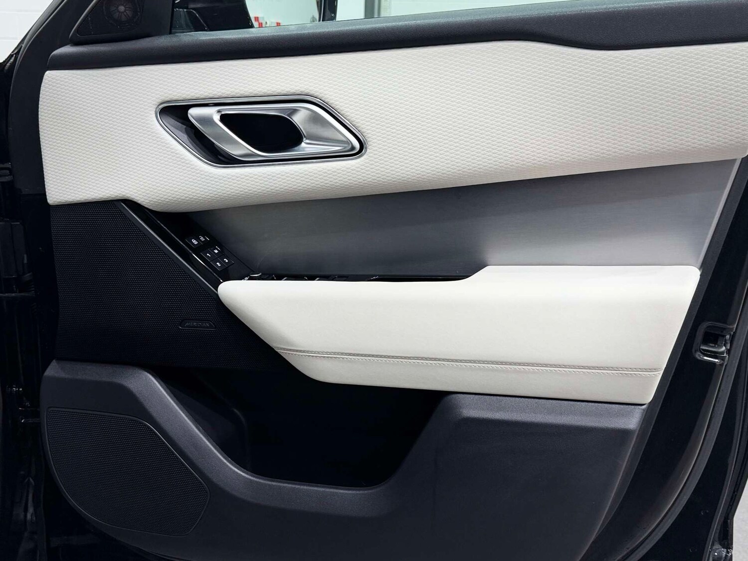 Used Land Rover Range Rover Velar 2022 for sale - 77833906: Photo 33