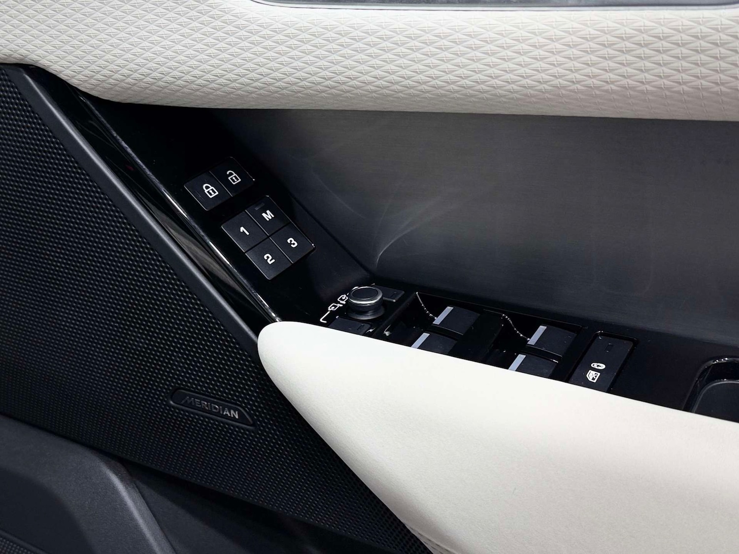 Used Land Rover Range Rover Velar 2022 for sale - 77833906: Photo 36