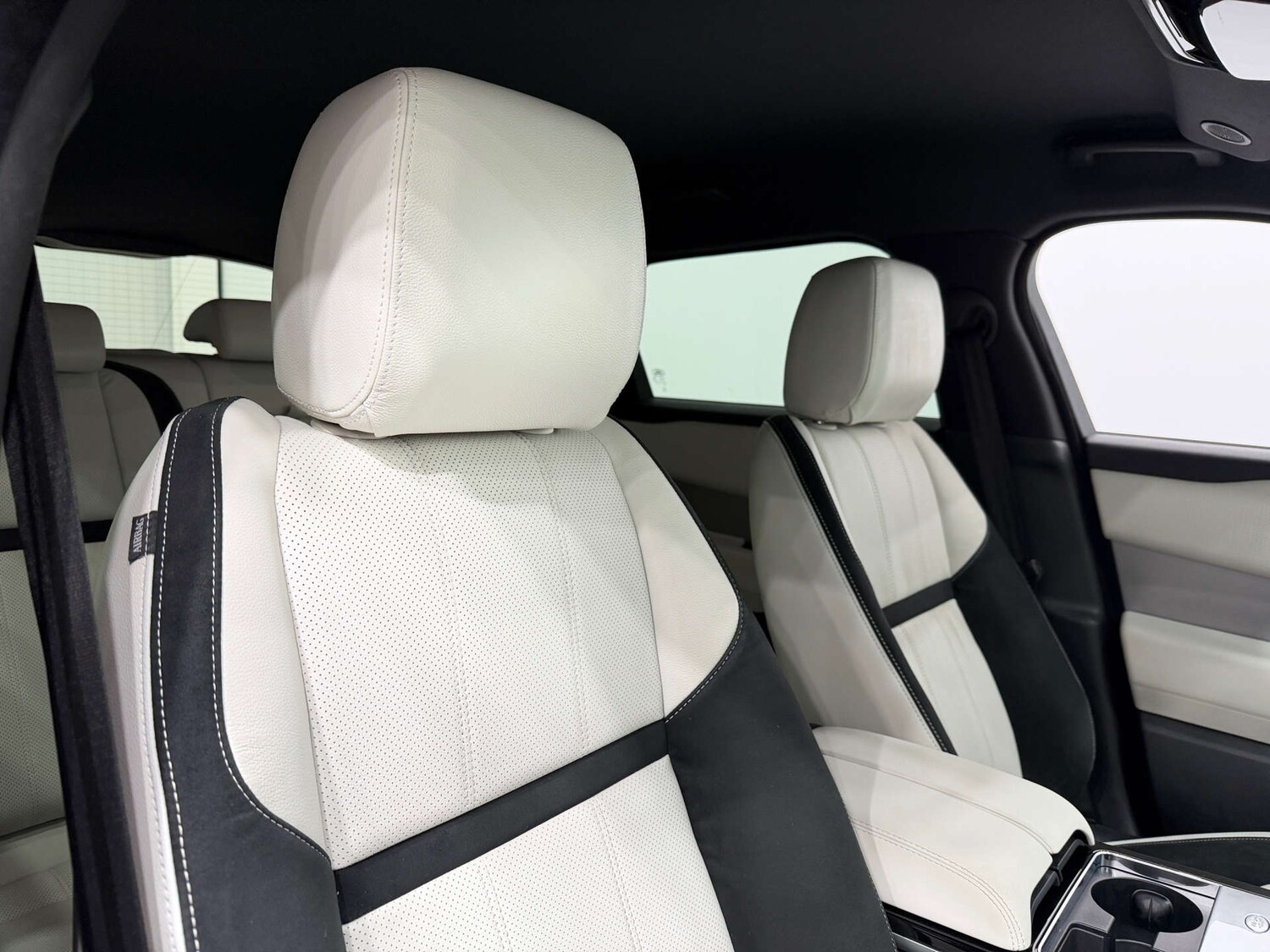 Used Land Rover Range Rover Velar 2022 for sale - 77833906: Photo 37