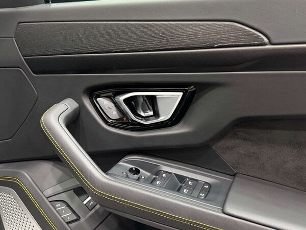 Used Lamborghini Urus 2023 for sale - 76330104: Photo 62