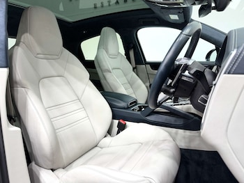 Used Porsche Cayenne 2023 for sale - 78931554: Photo