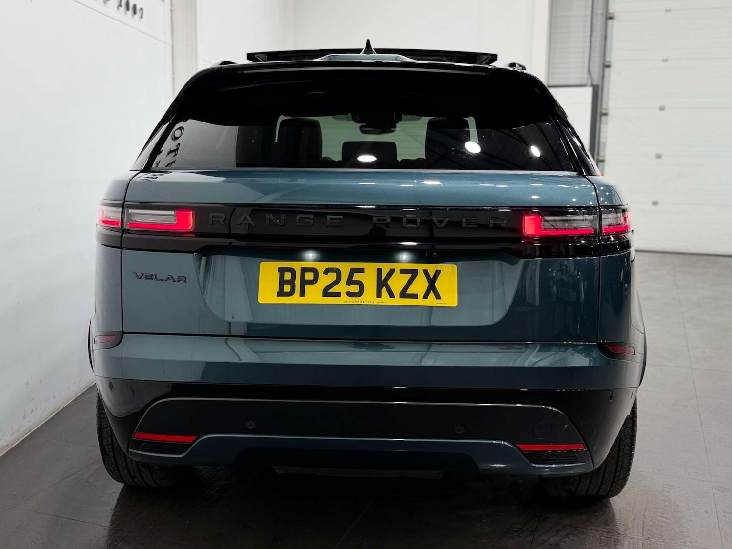 Used Land Rover Range Rover Velar 2025 for sale - 77833915: Photo 10