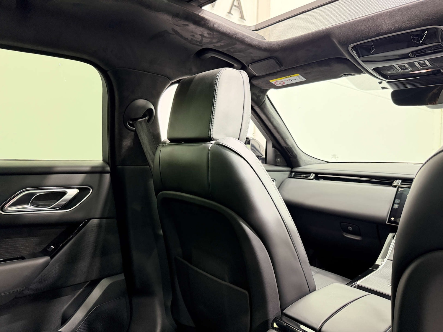 Used Land Rover Range Rover Velar 2025 for sale - 77833915: Photo 19