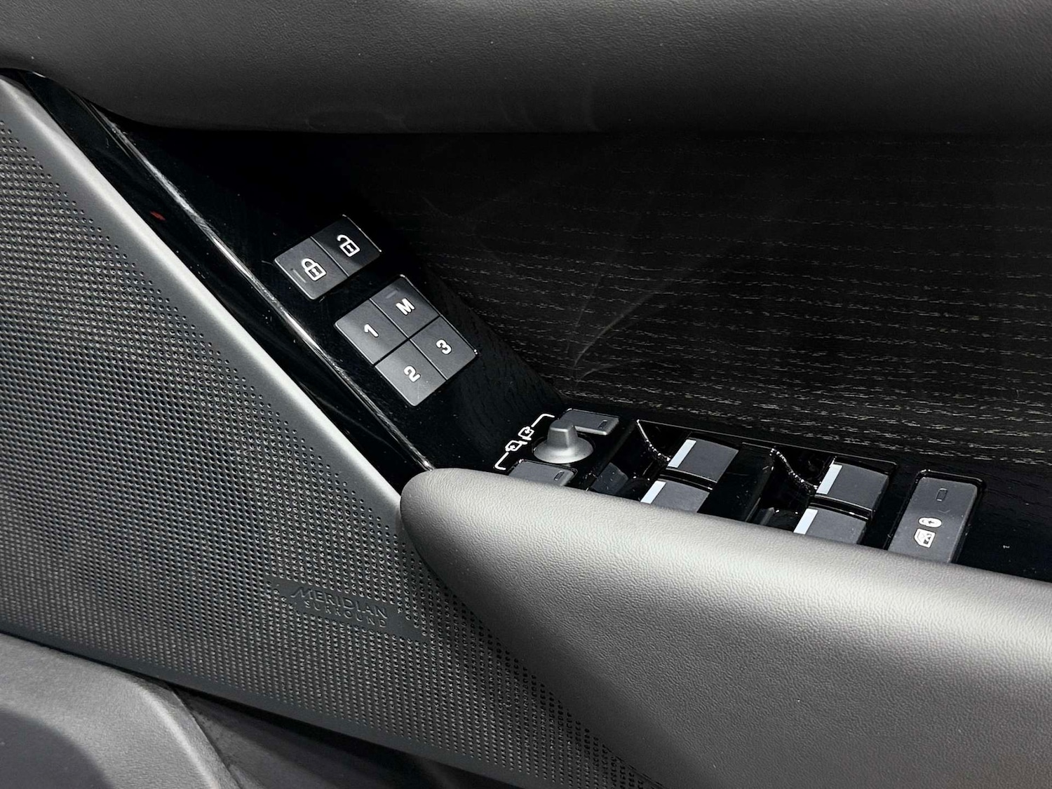 Used Land Rover Range Rover Velar 2025 for sale - 77833915: Photo 37