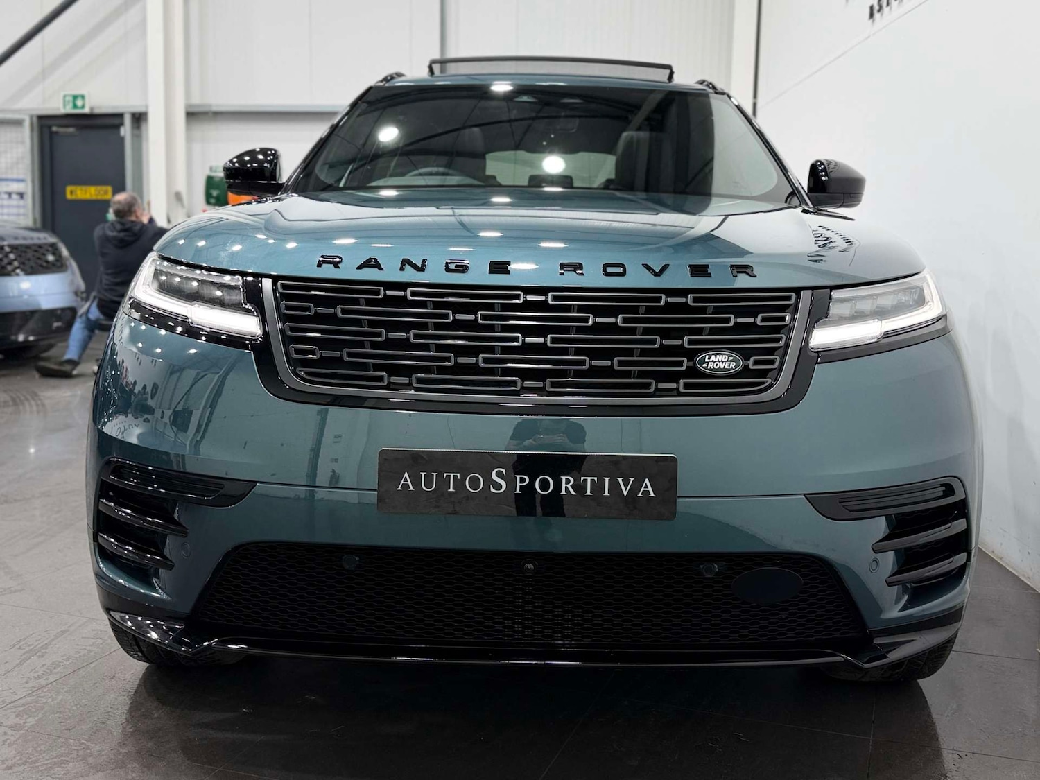 Used Land Rover Range Rover Velar 2025 for sale - 77833915: Photo 9