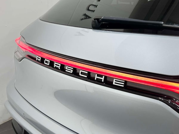 Used Porsche Macan 2021 for sale - 75585876: Photo 29