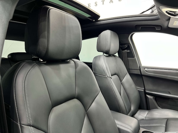 Used Porsche Macan 2021 for sale - 75585876: Photo 44
