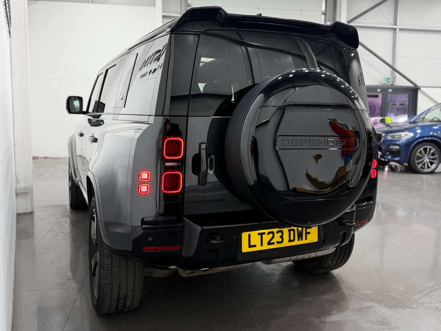 Used Land Rover Defender 2023 for sale - 77833950: Photo 11