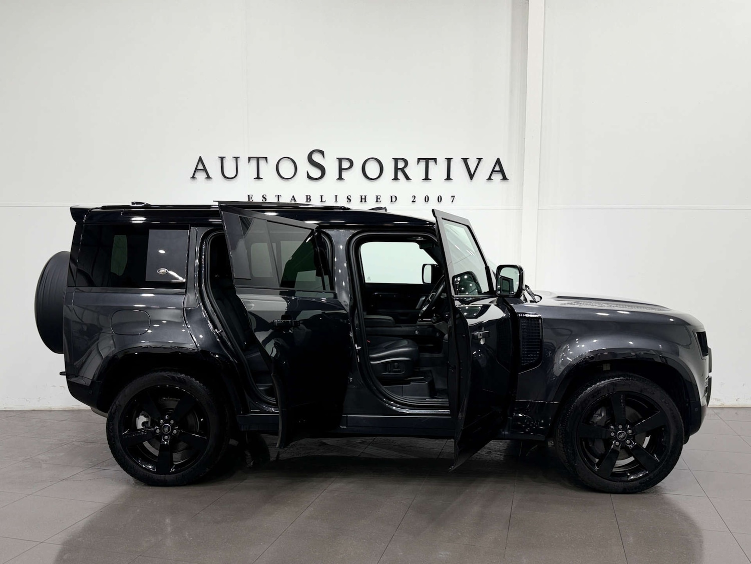 Used Land Rover Defender 2023 for sale - 77833950: Photo 15