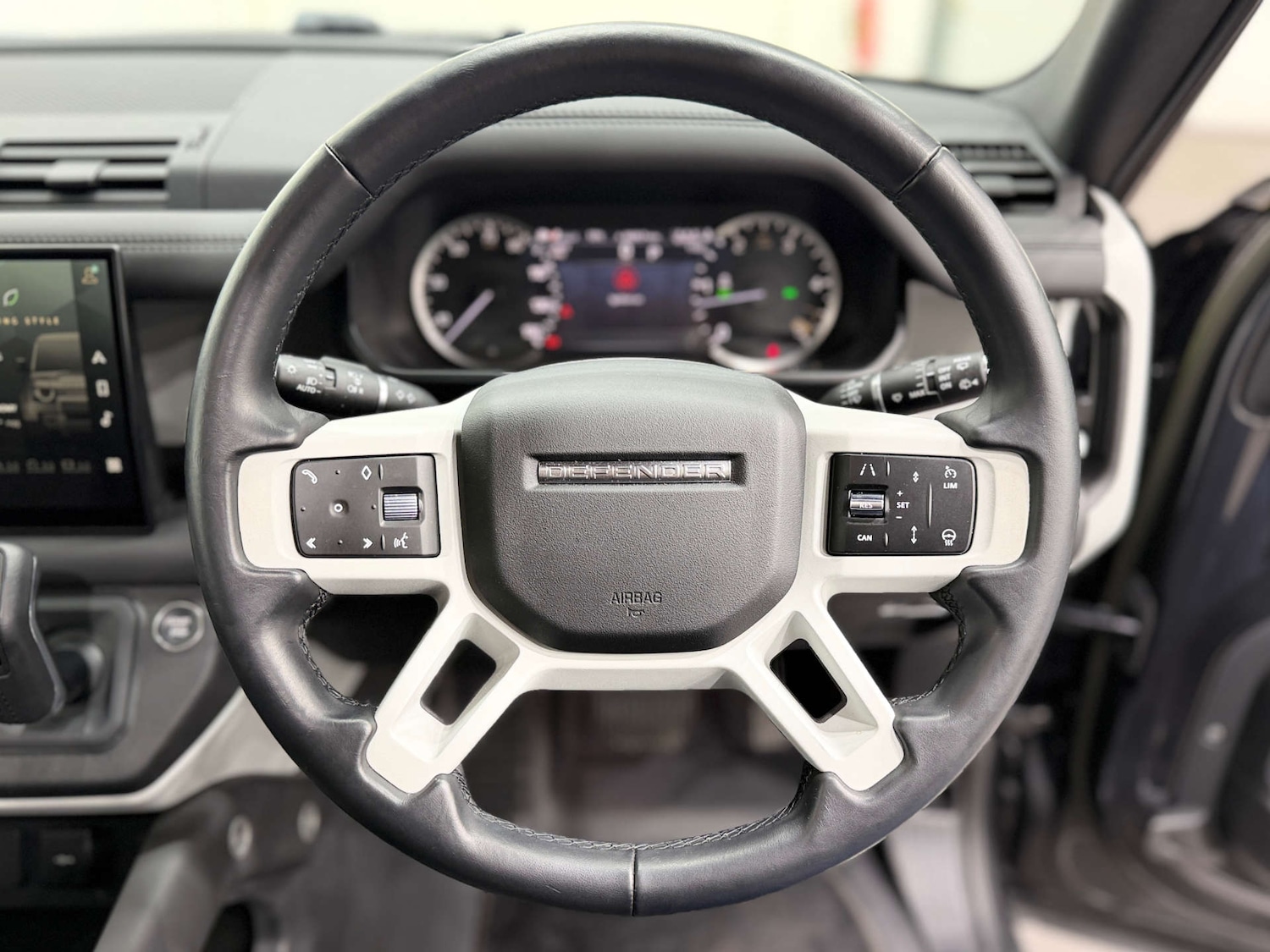 Used Land Rover Defender 2023 for sale - 77833950: Photo 24