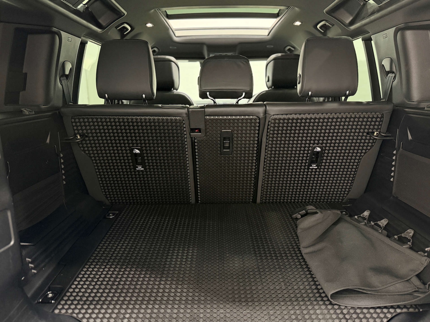 Used Land Rover Defender 2023 for sale - 77833950: Photo 31