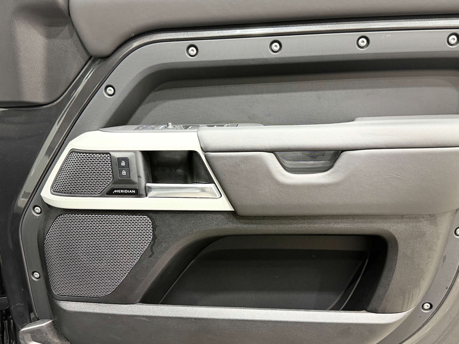 Used Land Rover Defender 2023 for sale - 77833950: Photo 36