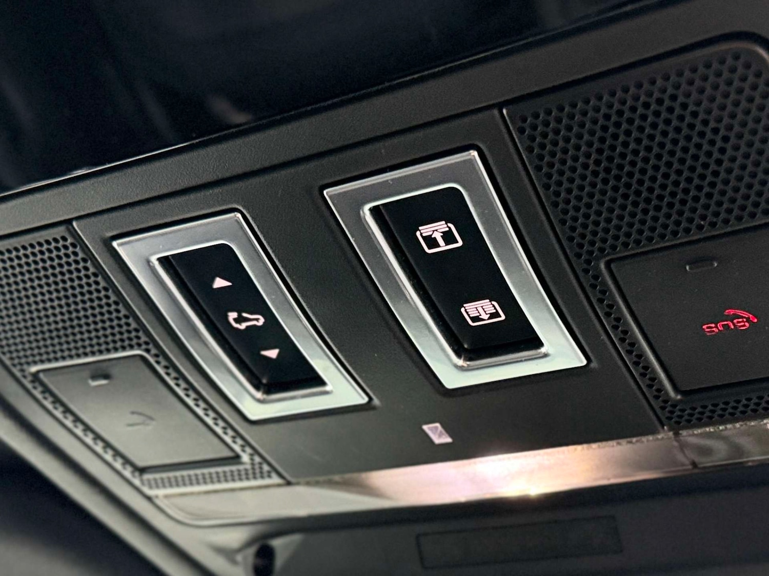 Used Land Rover Defender 2023 for sale - 77833950: Photo 41