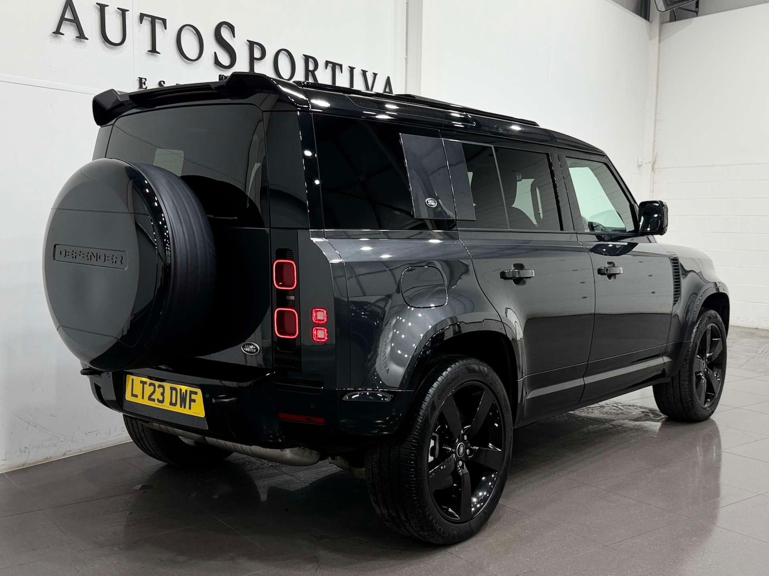 Used Land Rover Defender 2023 for sale - 77833950: Photo 6