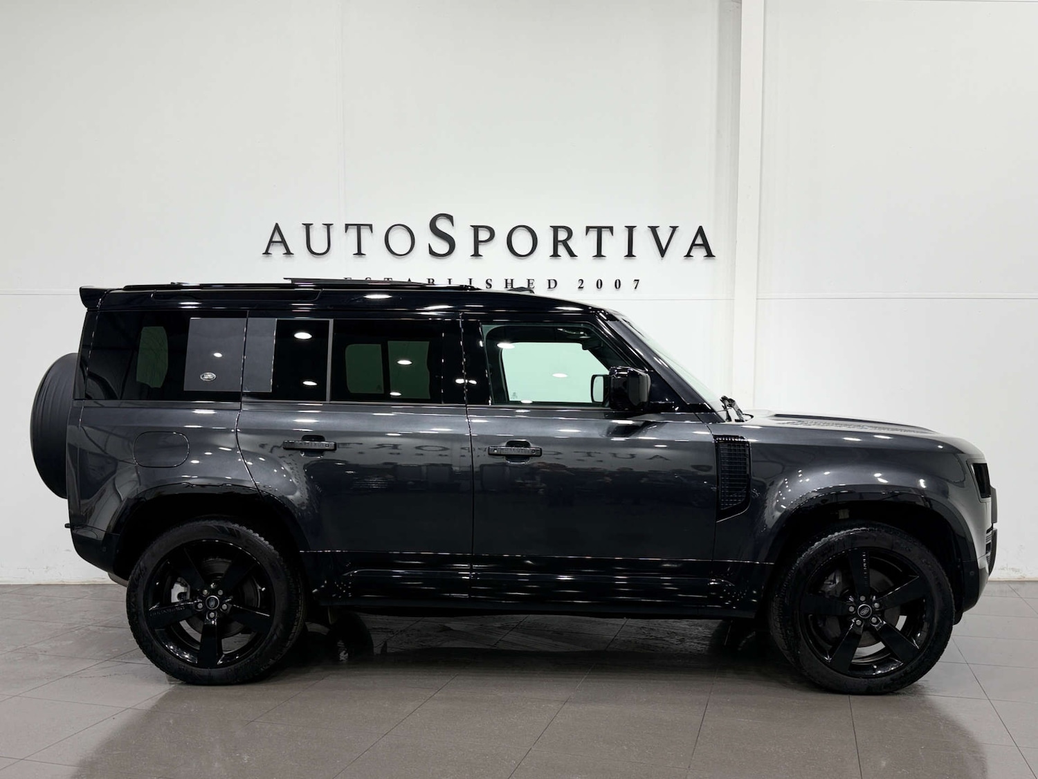 Used Land Rover Defender 2023 for sale - 77833950: Photo 7