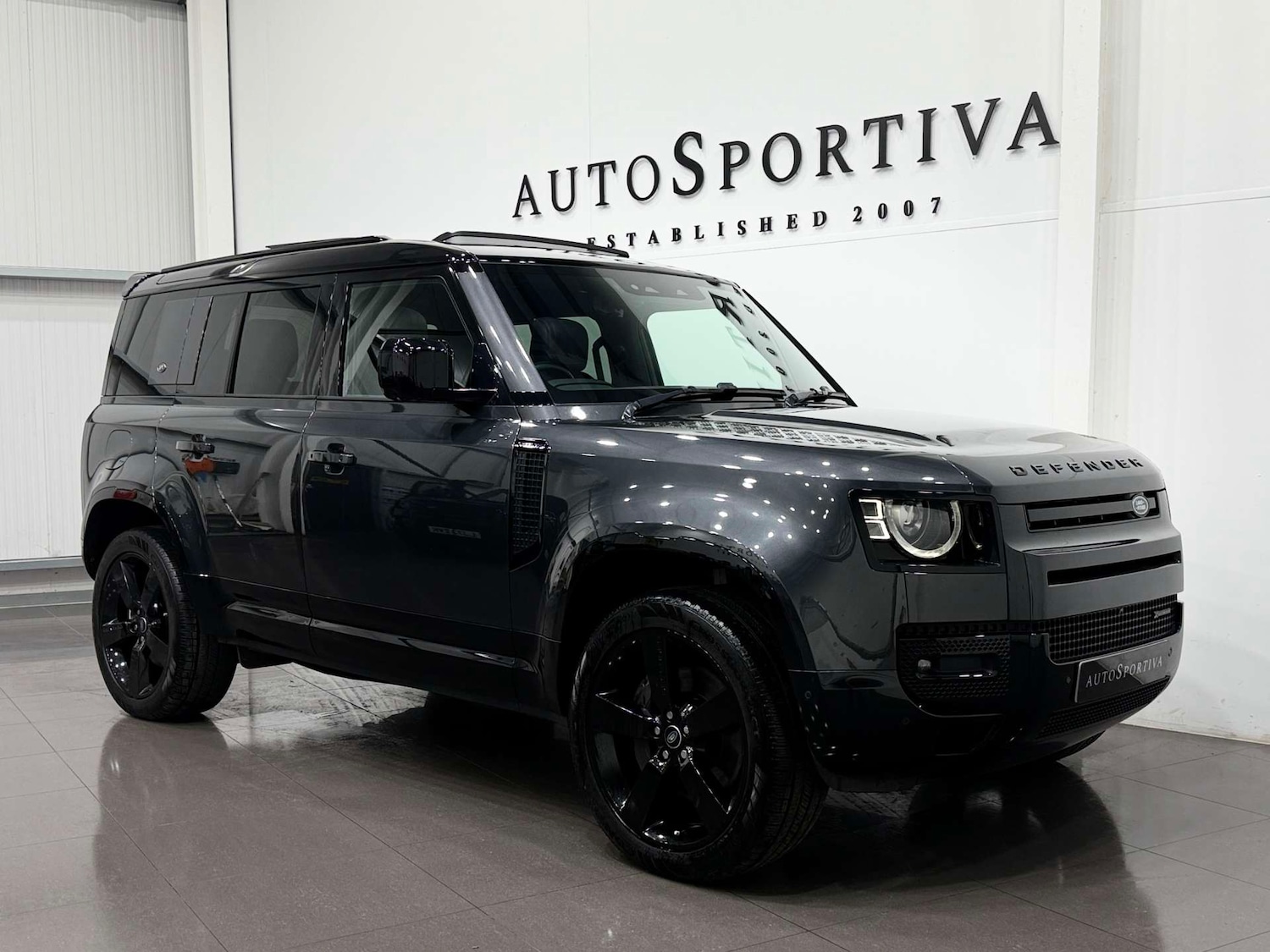 Used Land Rover Defender 2023 for sale - 77833950: Photo 8