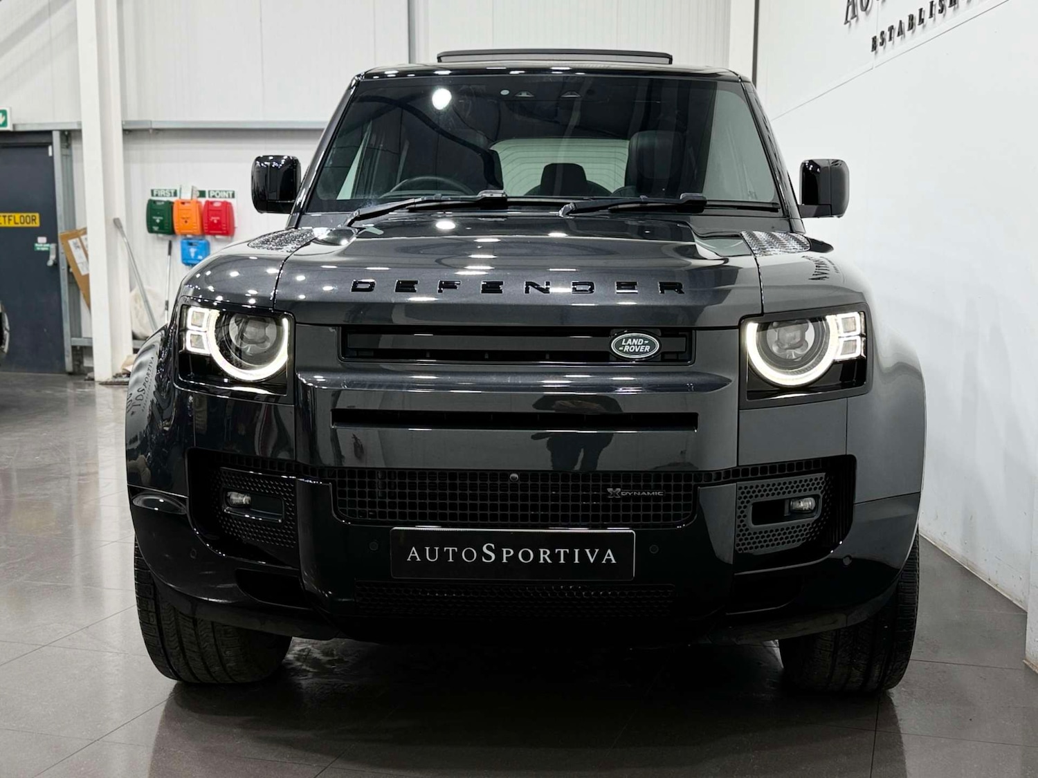 Used Land Rover Defender 2023 for sale - 77833950: Photo 9