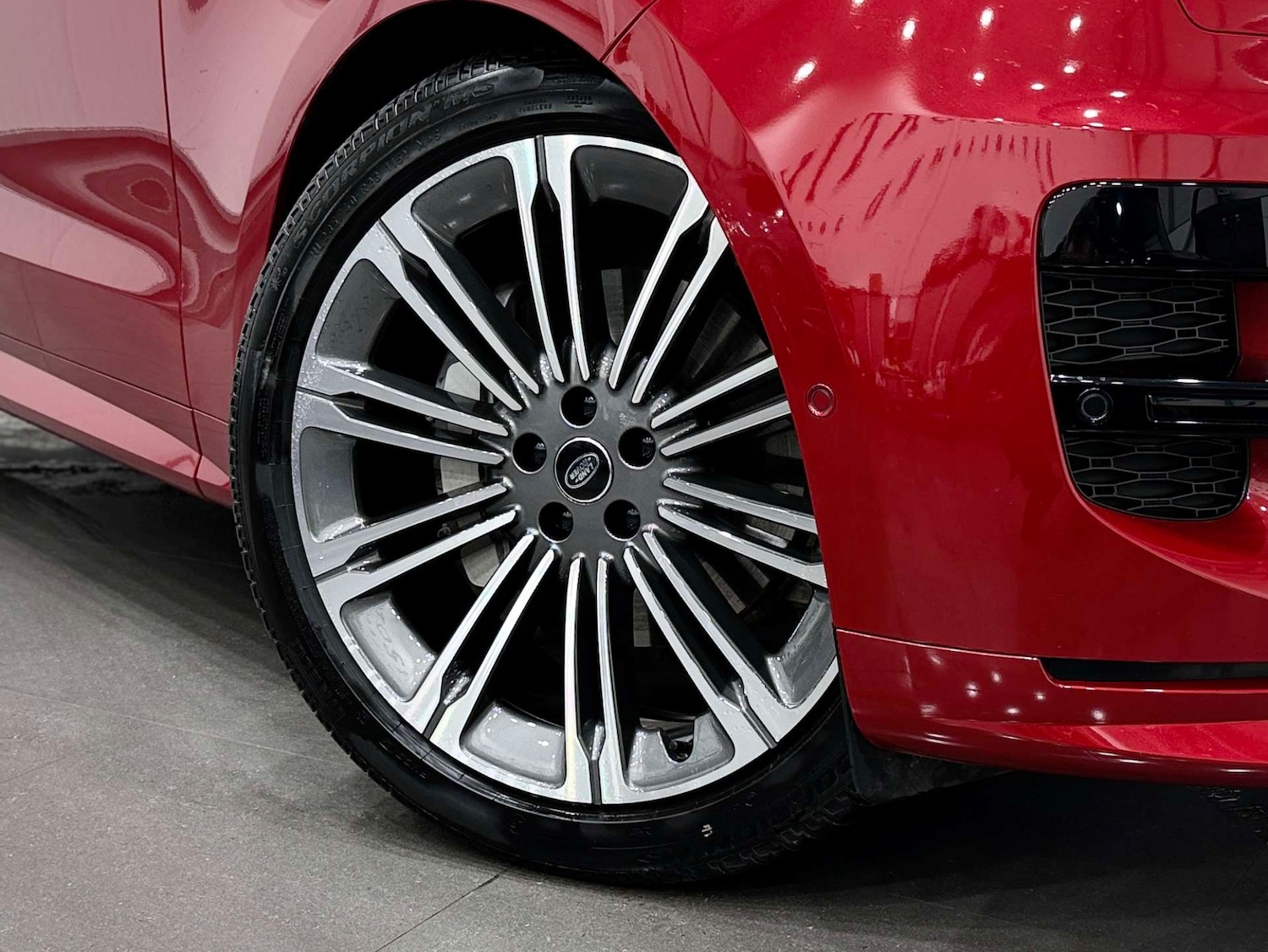 Used Land Rover Range Rover Sport 2024 for sale - 76735797: Photo 12