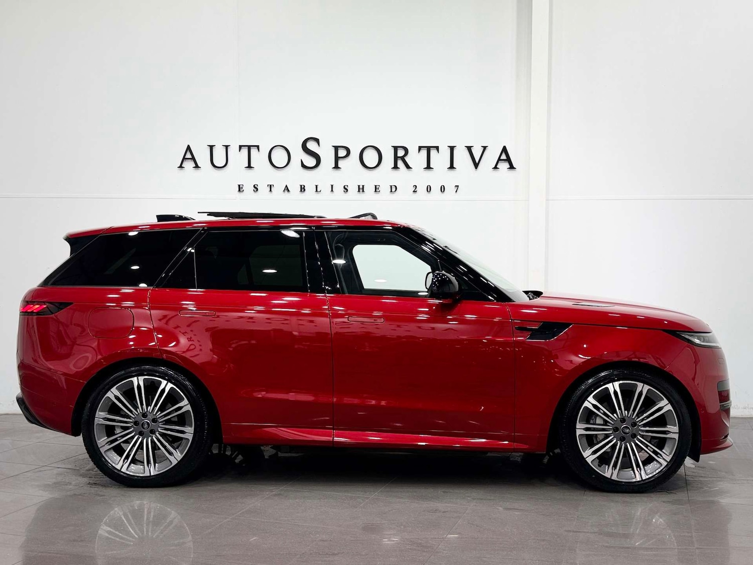 Used Land Rover Range Rover Sport 2024 for sale - 76735797: Photo 6