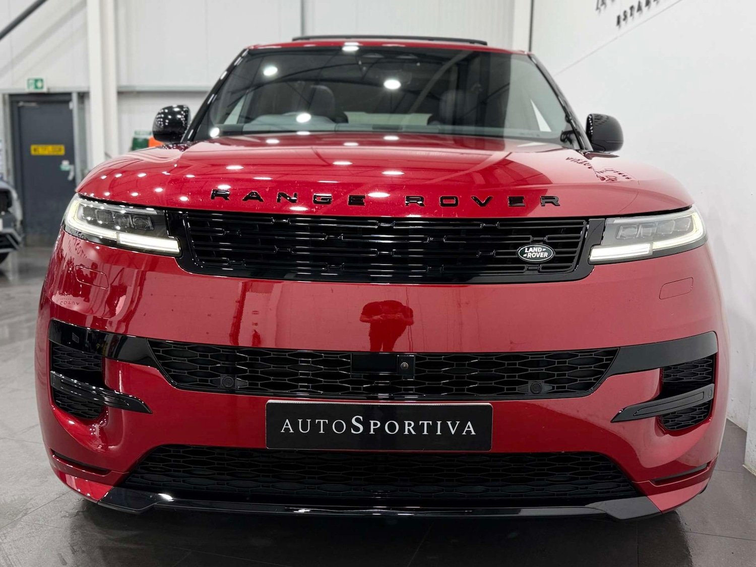 Used Land Rover Range Rover Sport 2024 for sale - 76735797: Photo 8