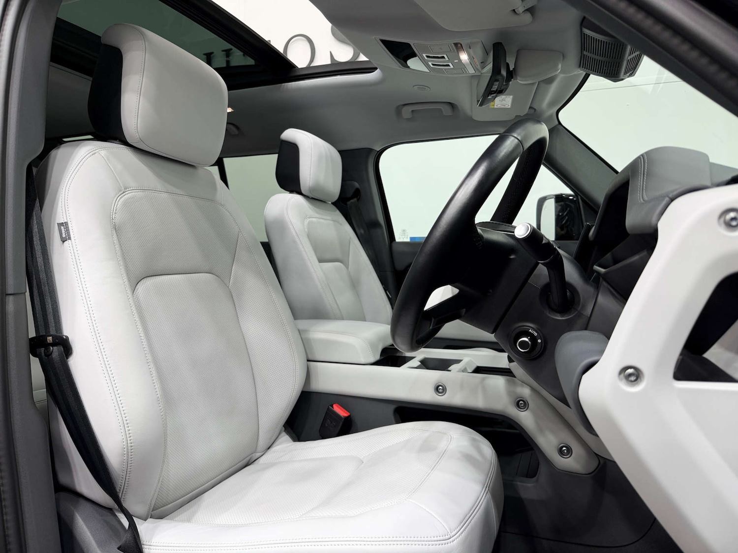 Used Land Rover Defender 2024 for sale - 77833927: Photo 2