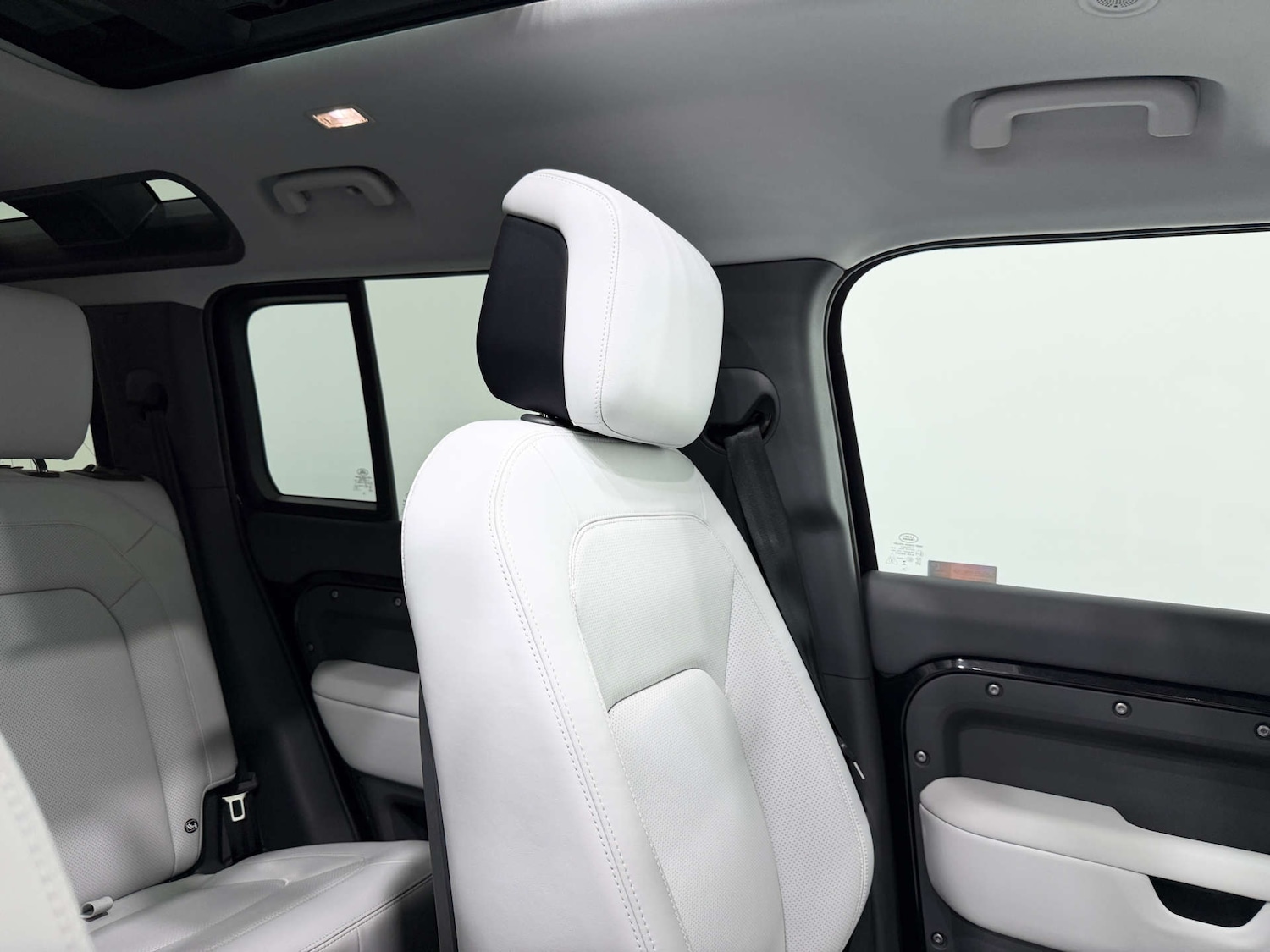 Used Land Rover Defender 2024 for sale - 77833927: Photo 42