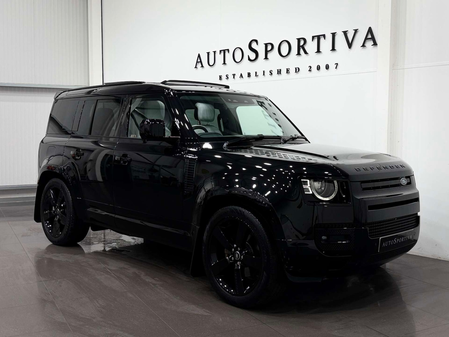 Used Land Rover Defender 2024 for sale - 77833927: Photo 6