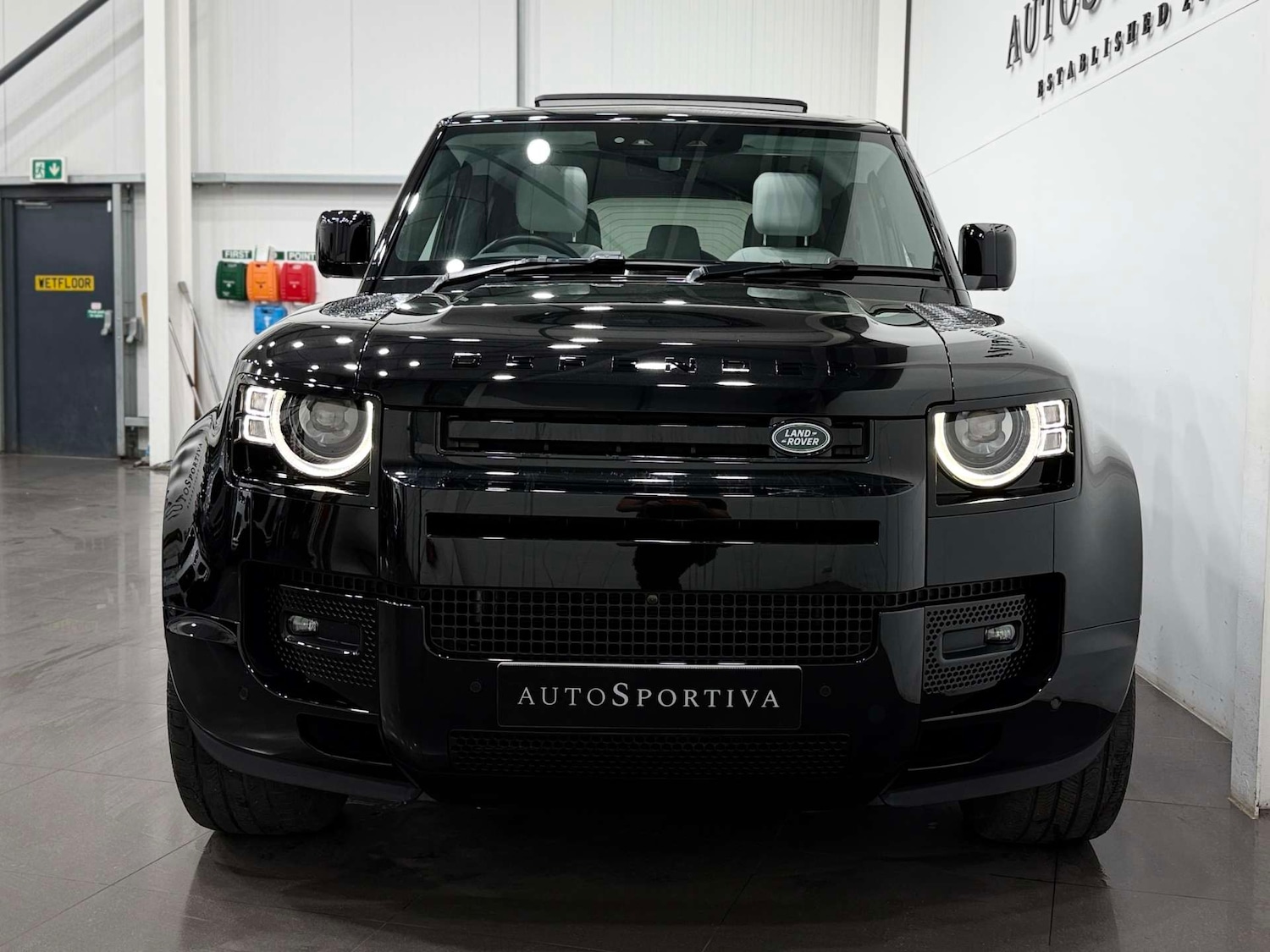Used Land Rover Defender 2024 for sale - 77833927: Photo 7