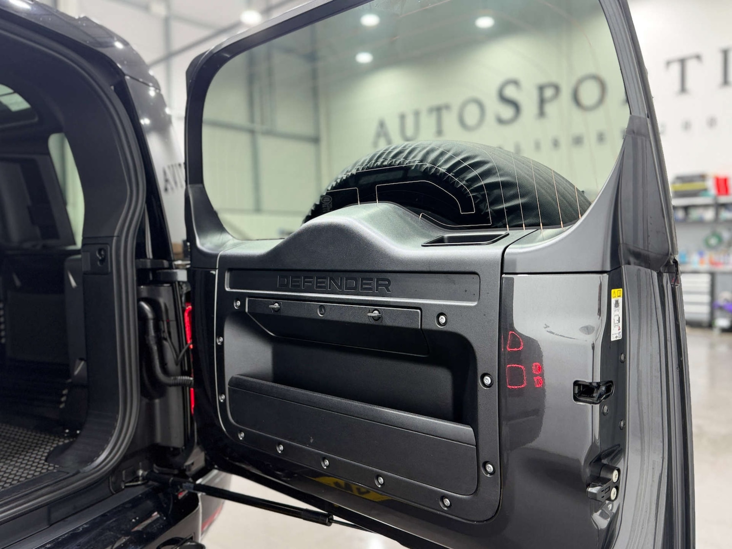 Used Land Rover Defender 2025 for sale - 77833961: Photo 32