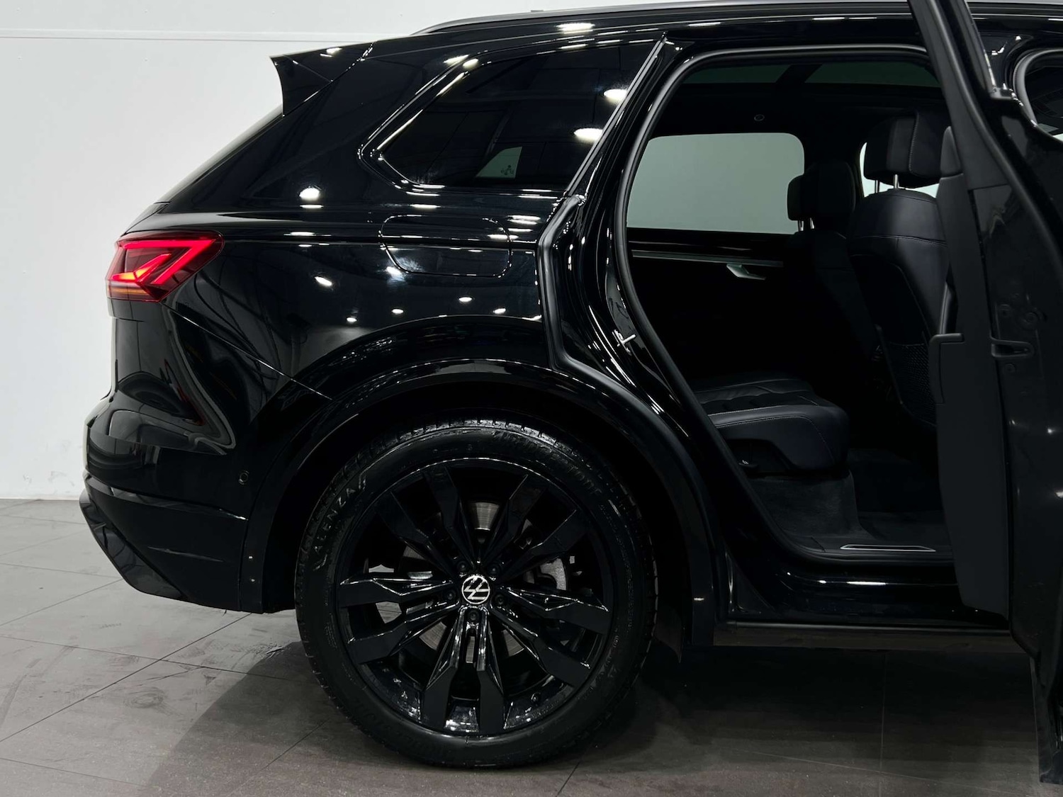 Used Volkswagen Touareg 2022 for sale - 76046390: Photo 16