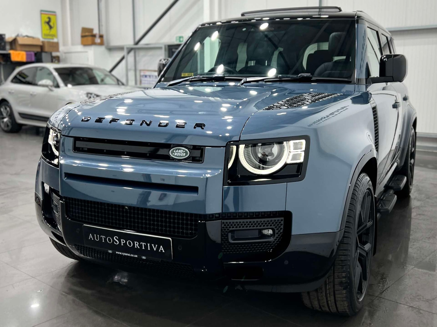 Used Land Rover Defender 2023 for sale - 76068149: Photo 11