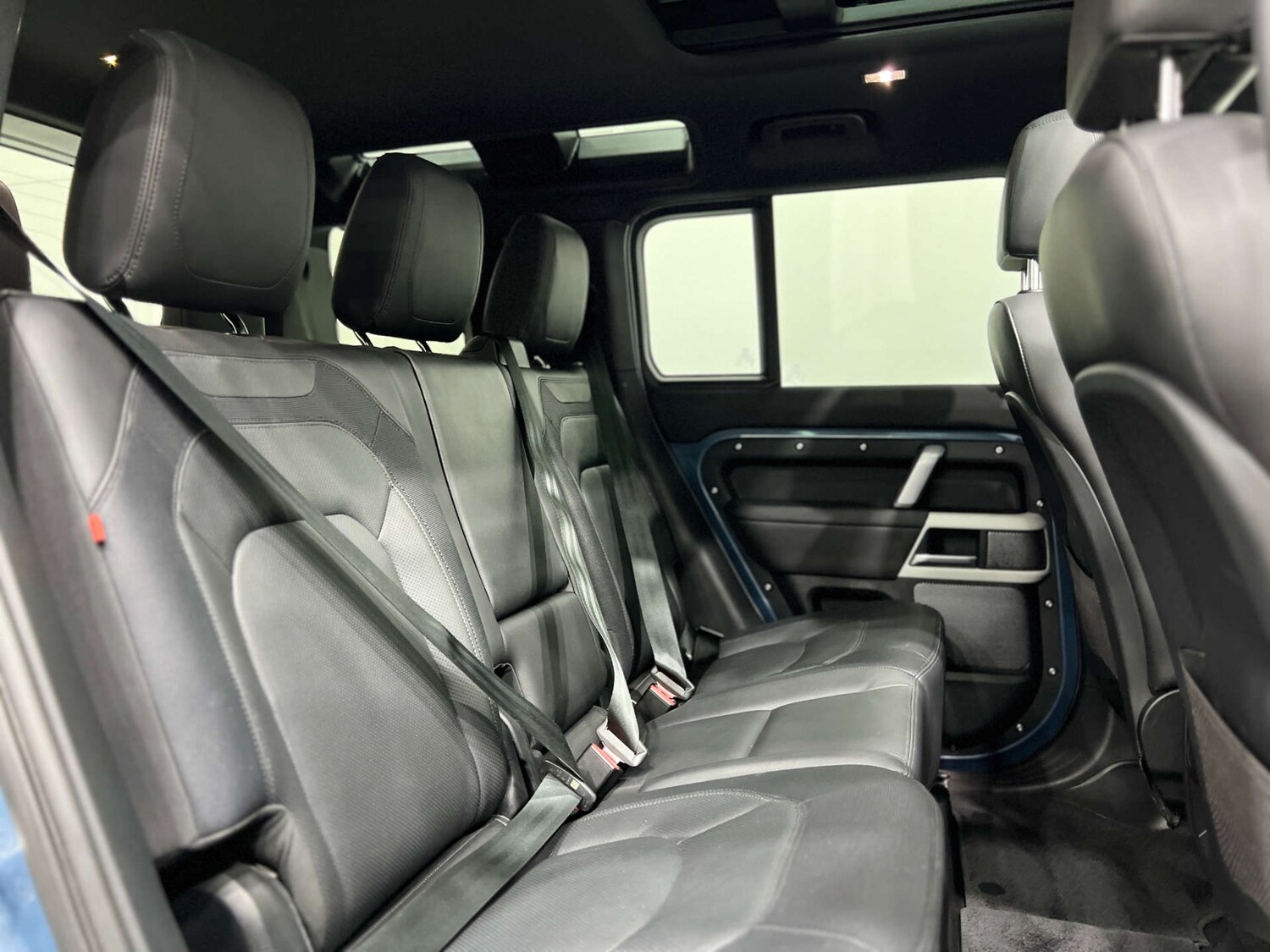 Used Land Rover Defender 2023 for sale - 76068149: Photo 16