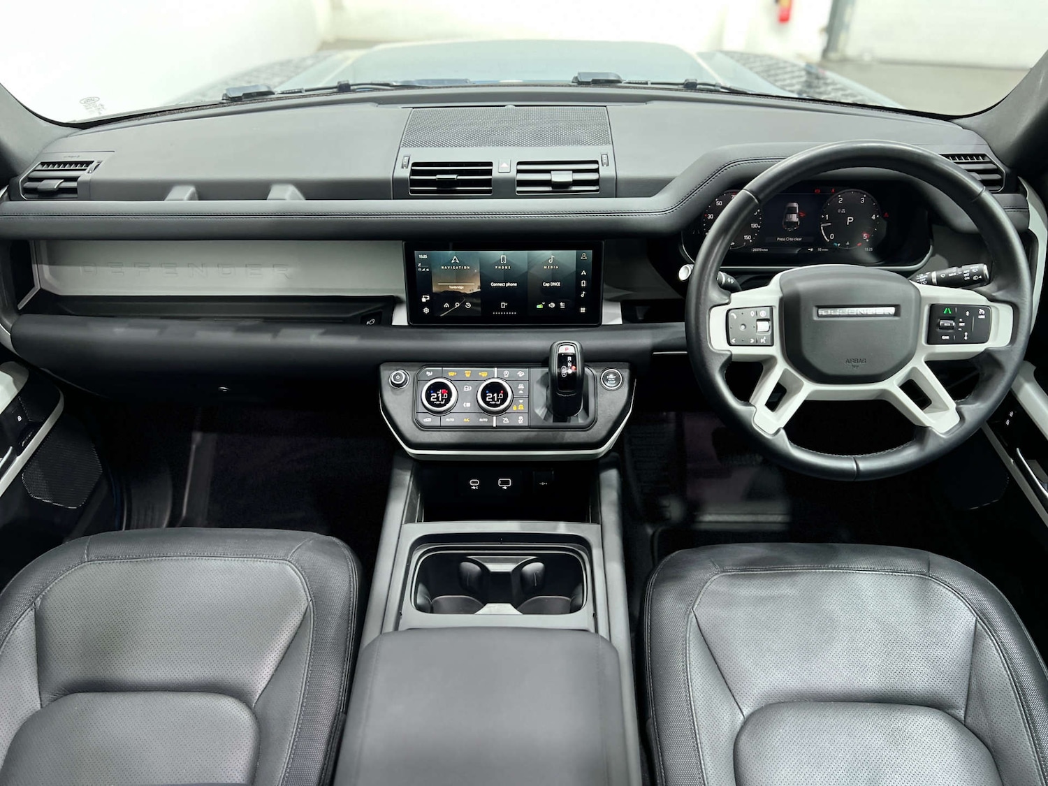 Used Land Rover Defender 2023 for sale - 76068149: Photo 21