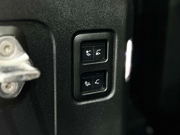 Used Land Rover Defender 2023 for sale - 76068149: Photo 22