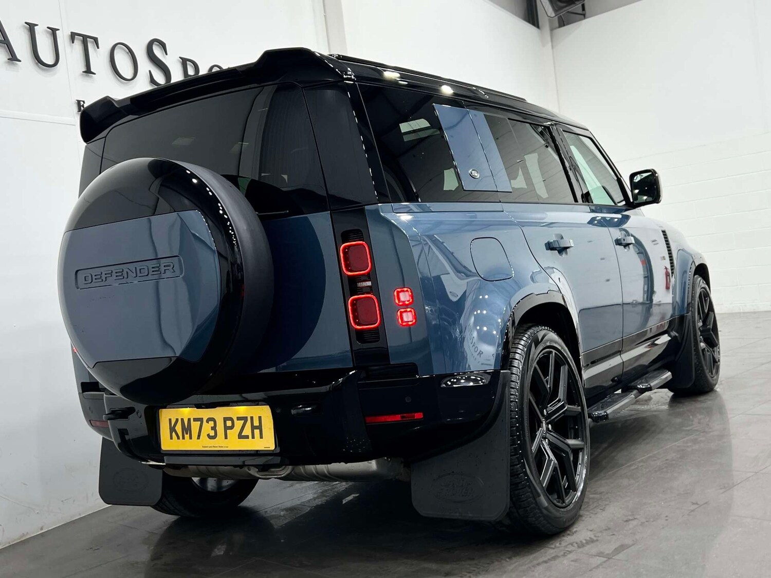 Used Land Rover Defender 2023 for sale - 76068149: Photo 25