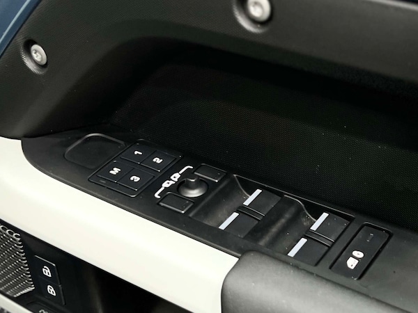 Used Land Rover Defender 2023 for sale - 76068149: Photo 36