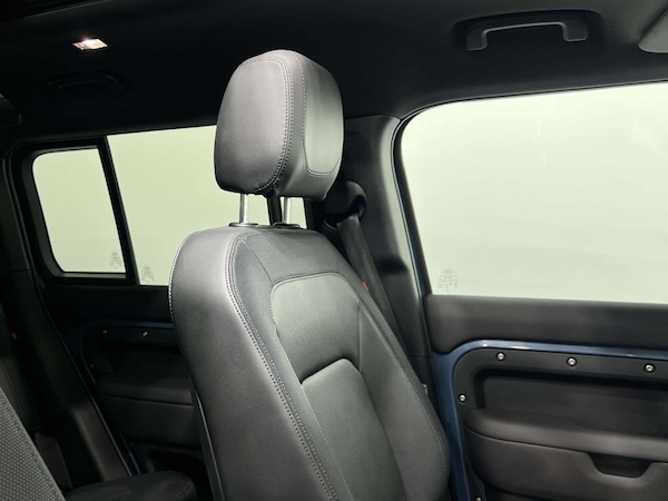 Used Land Rover Defender 2023 for sale - 76068149: Photo 37