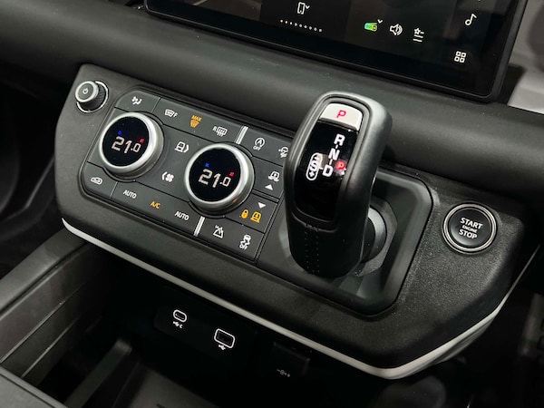 Used Land Rover Defender 2023 for sale - 76068149: Photo 41