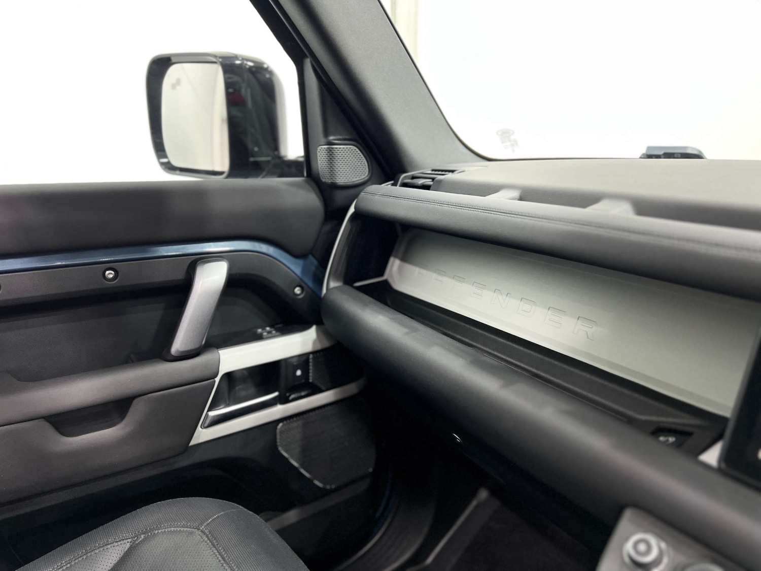 Used Land Rover Defender 2023 for sale - 76068149: Photo 42