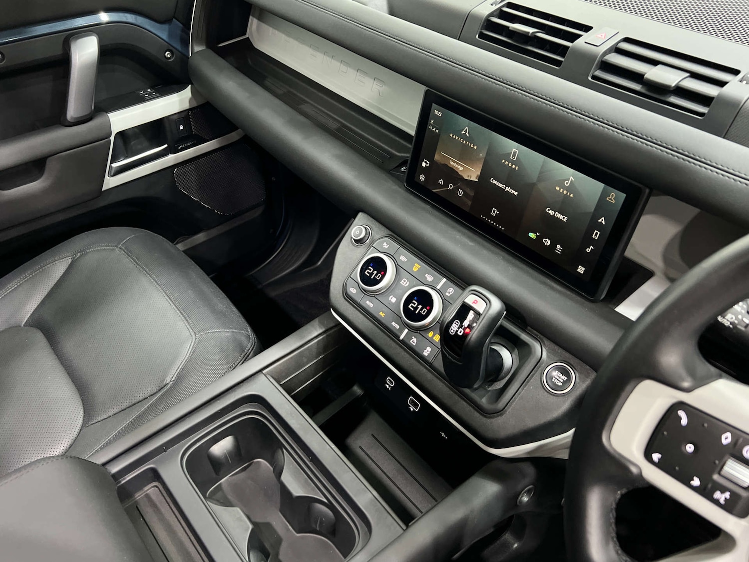 Used Land Rover Defender 2023 for sale - 76068149: Photo 44