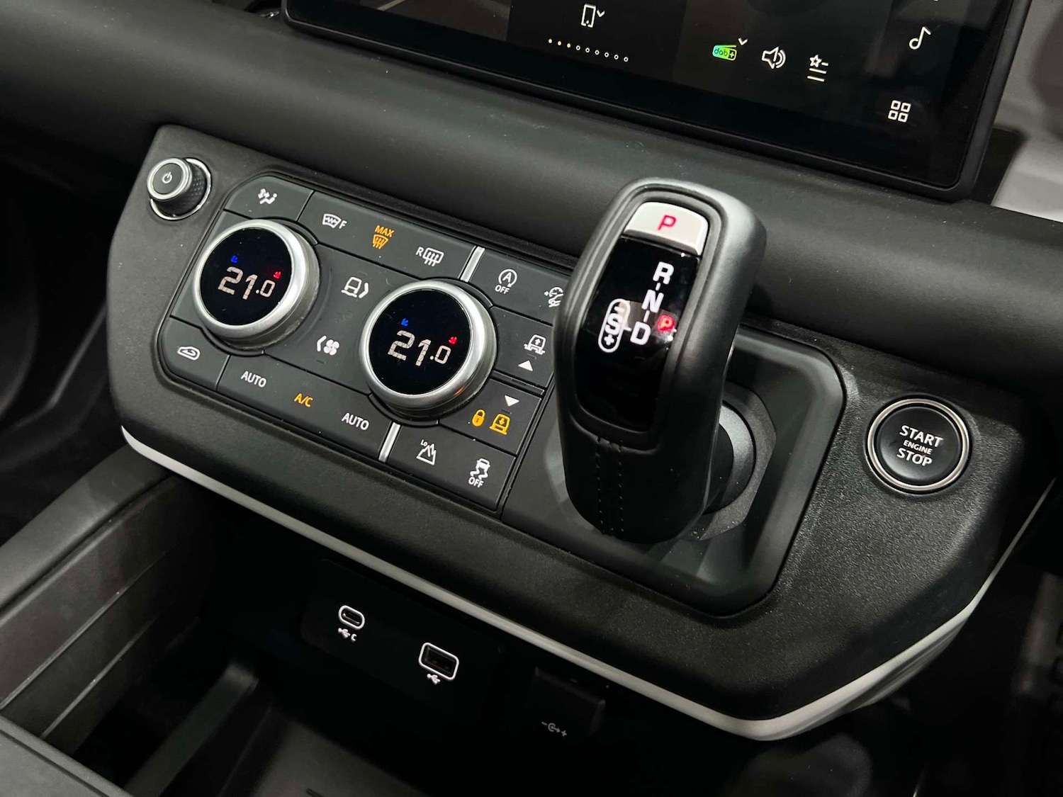 Used Land Rover Defender 2023 for sale - 76068149: Photo 45