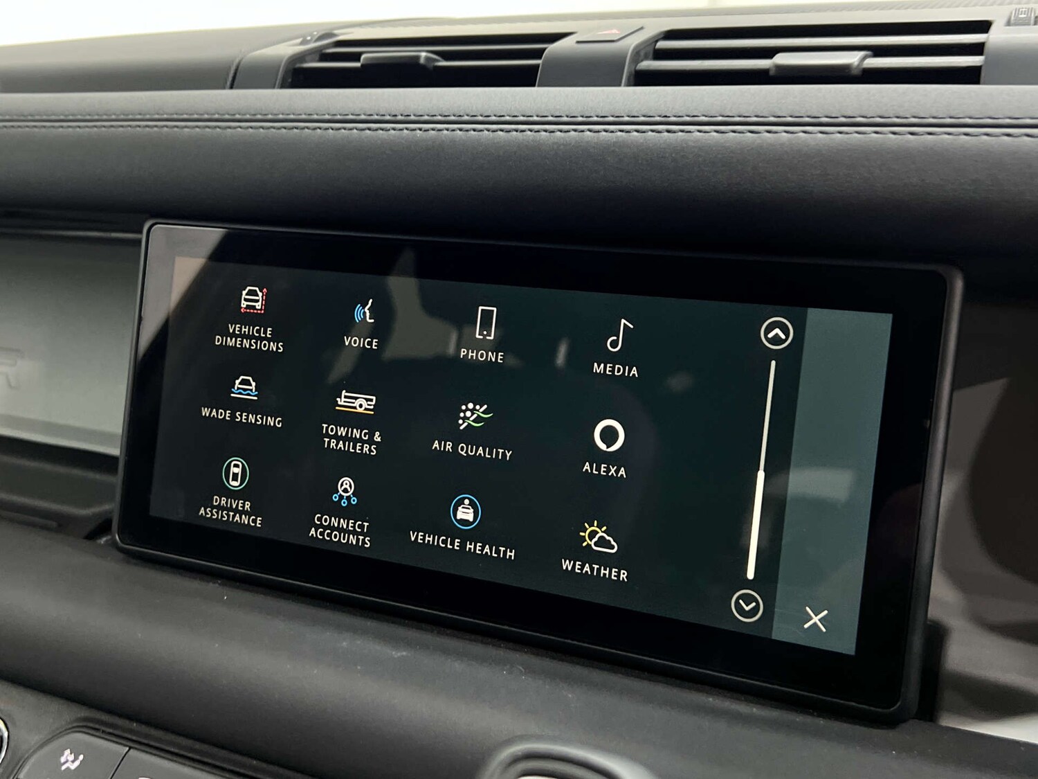 Used Land Rover Defender 2023 for sale - 76068149: Photo 49