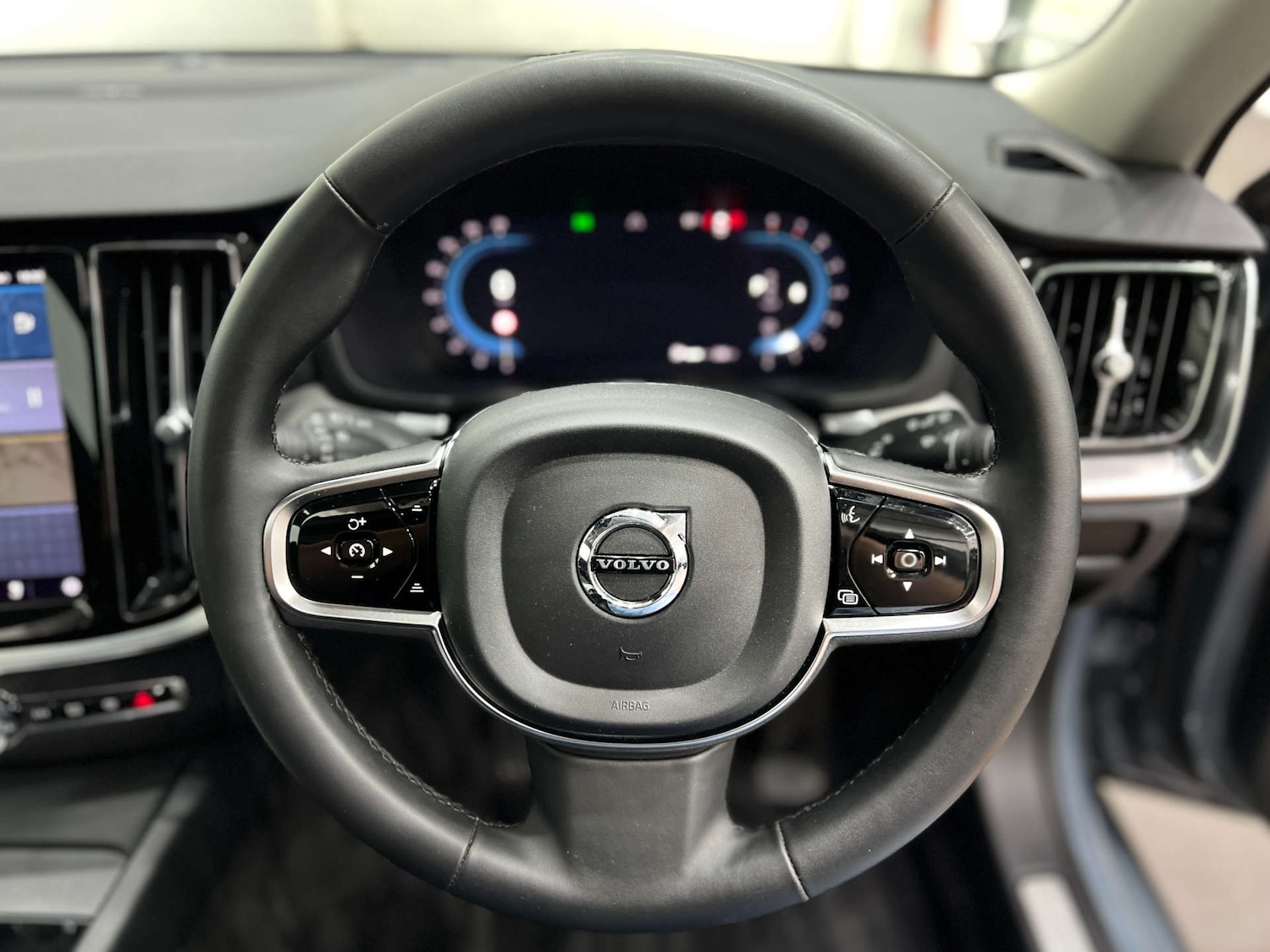 Used Volvo V60 2023 for sale - 77833842: Photo 20