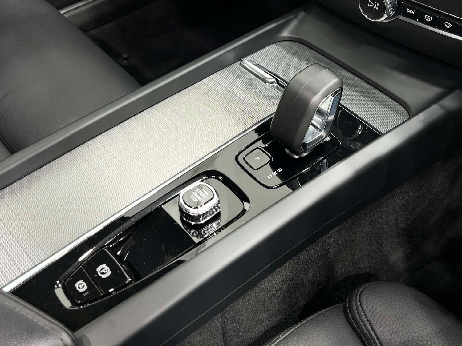 Used Volvo V60 2023 for sale - 77833842: Photo 42