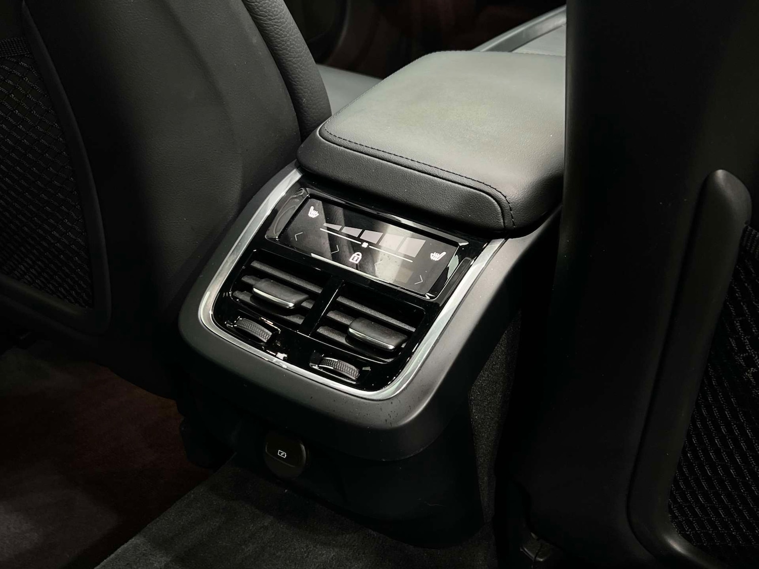 Used Volvo V60 2023 for sale - 77833842: Photo 50