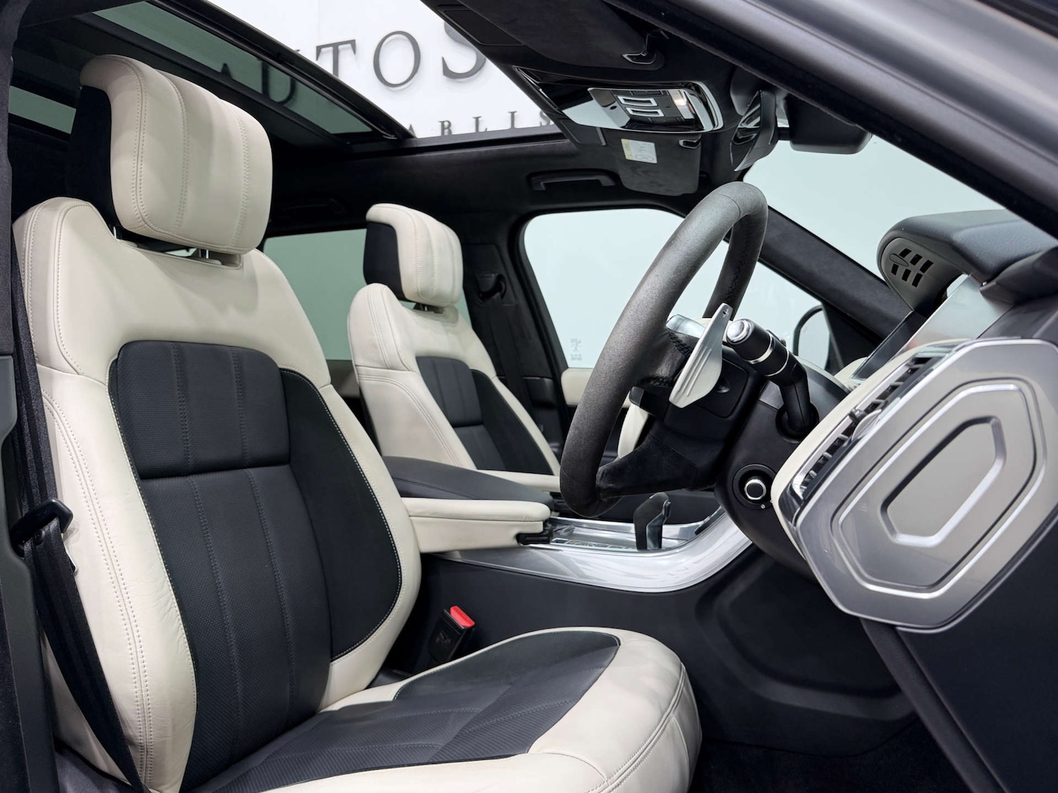 Used Land Rover Range Rover Sport 2022 for sale - 77833951: Photo 2